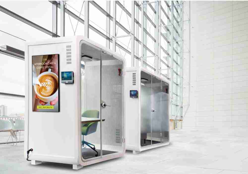 z6尊龙子公司达擎之智慧行动办公舱，，，采用PDLC智能调光玻璃设计，，，，透过通电与断电的电流切换，，呈现透明与雾面效果，，具节能降耗特性并兼顾隐私，，确保信息安全